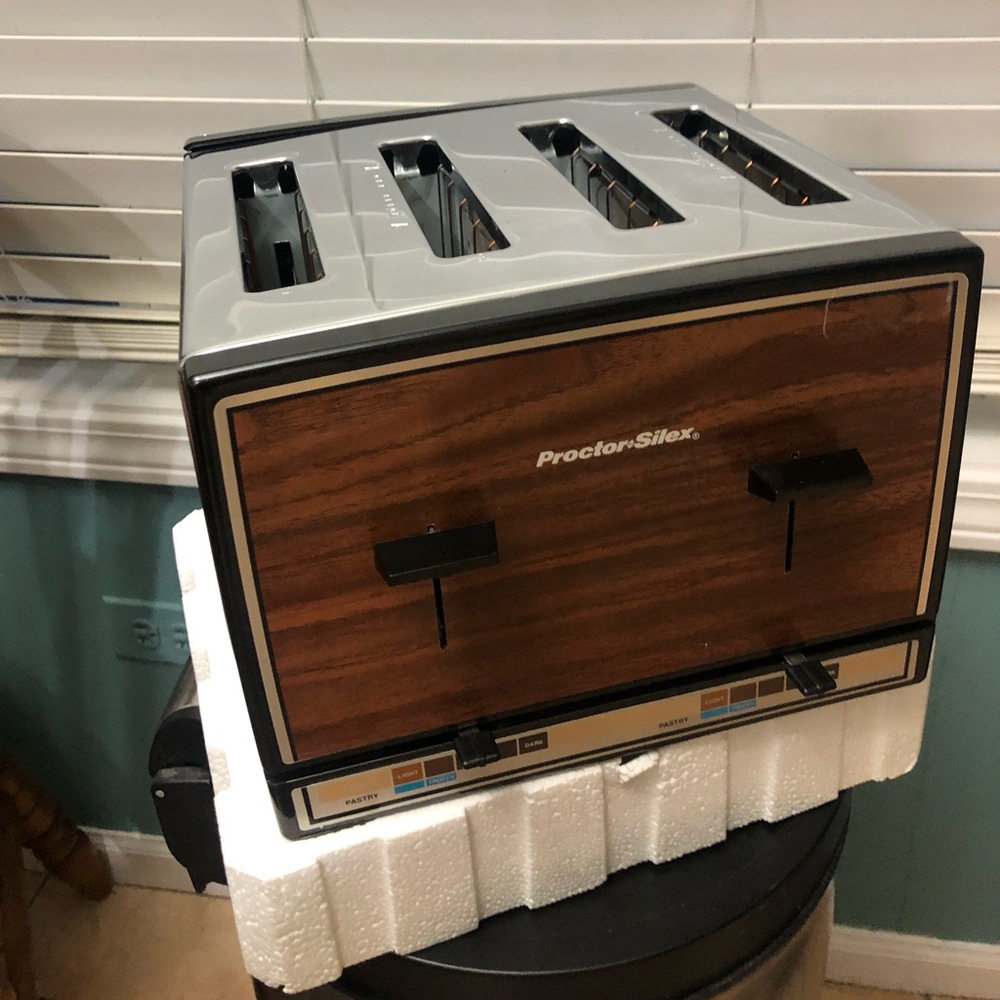 Proctor Silex NEW toaster - never used